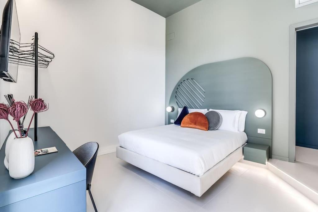 Corso Umberto 228 *