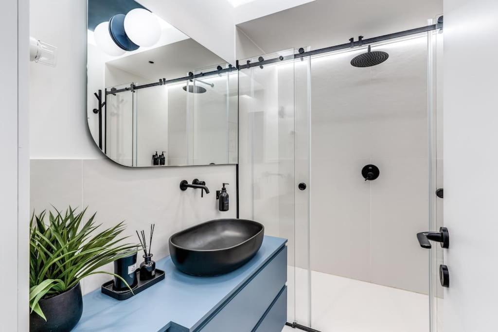 Corso Umberto 228 * Naples