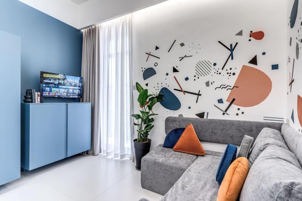 Corso Umberto 228 * Naples