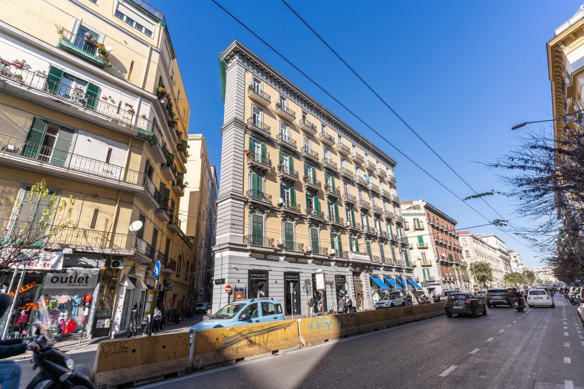 Corso Umberto 228 *